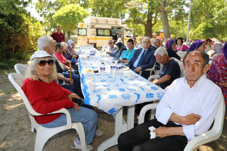 Huzurevi Sakinleri Ve Şehit Aileleriyle Babalar Günü Buluşması 0